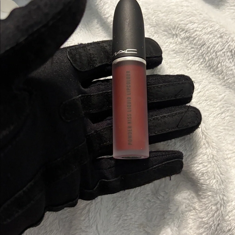 MAC Cosmetics Powder Kiss Liquid Lipcolour - make love to the camera